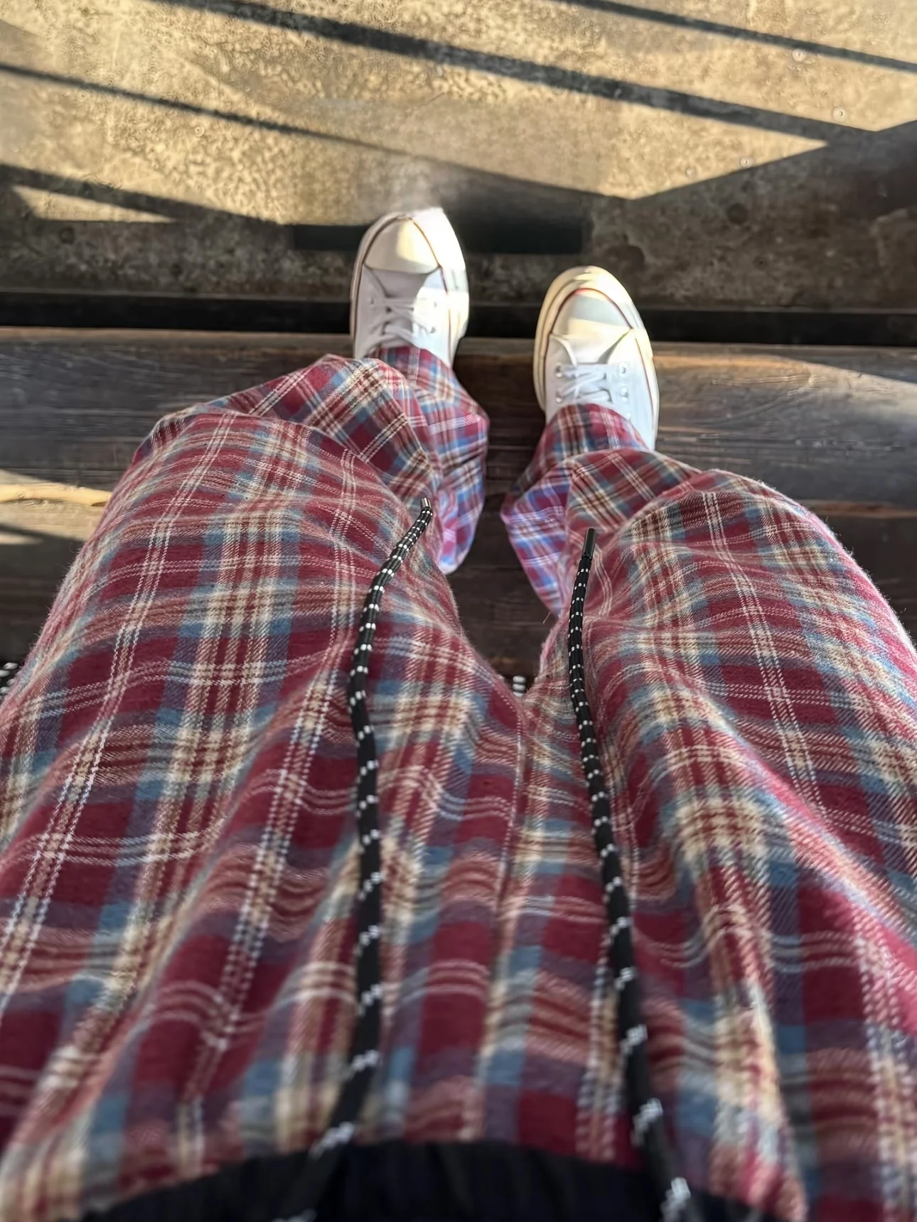 بنطلون رجالي واسع الساق بنمط مربعات أمريكي عتيق، فضفاض ومستقيم، تصميم مطوي يمنح مظهراً أنحف، مناسب للارتداء اليومي