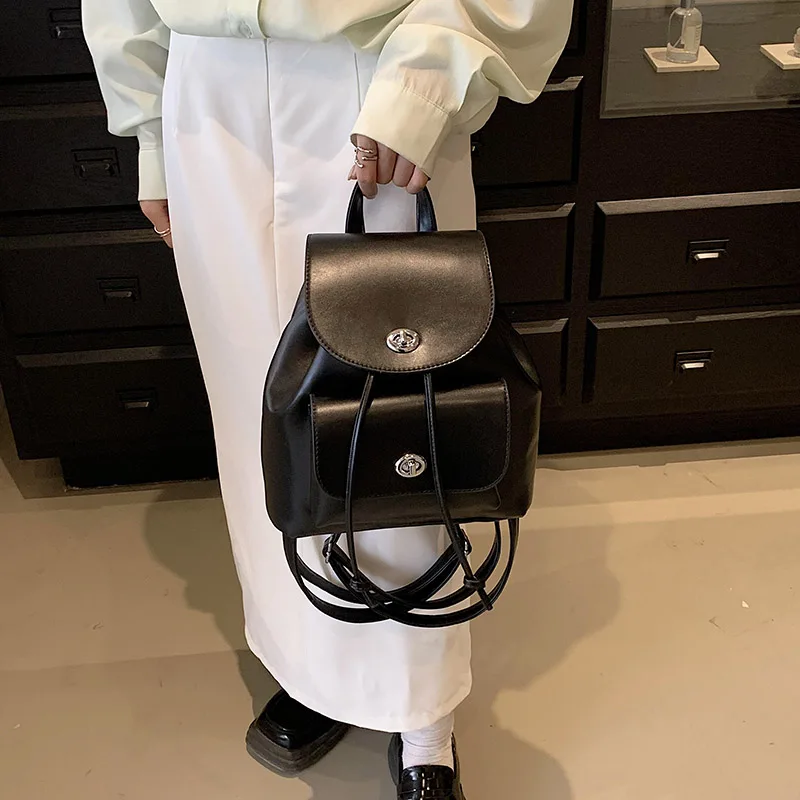 LEFTSIDE Brand 2023 Retro Silver Back Pack Small PU Leather Backpack Women School Bags For Teenagers Girls Luxury Backpacks