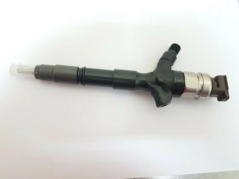 Common Rail Injector 23670-09070 Genuine Fuel Injector 2367009070 For Toyota Hilux 1KD-FTV OEM Auto Parts 23670-0L020