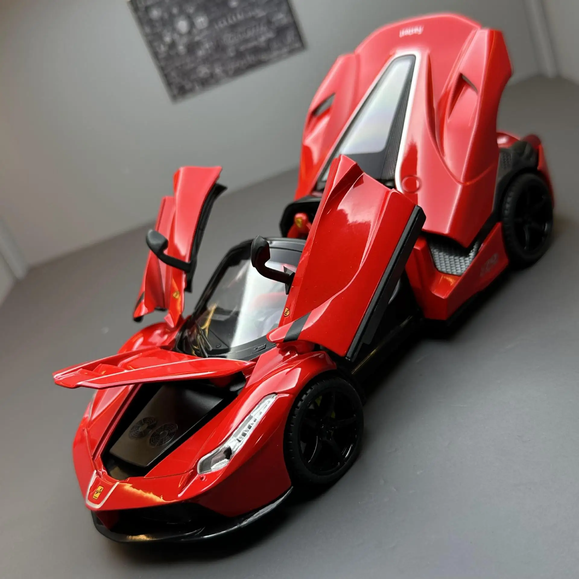 1:22 Ferrari Laferrari convertibile in lega modello di auto da corsa pressofuso in metallo veicoli giocattolo modello di auto simulazione regalo