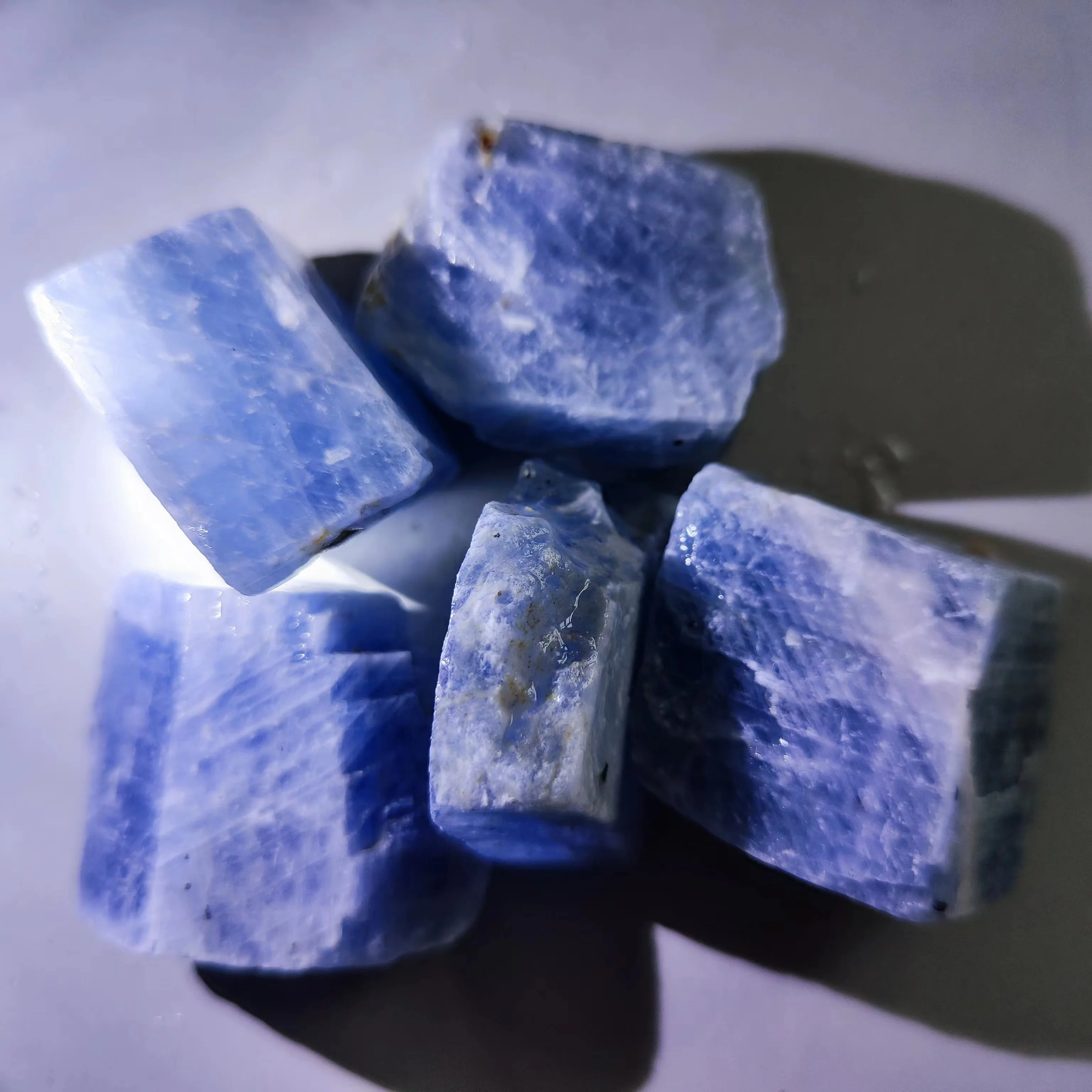 Natural Blue Calcite Crystal Stone Home Decoration Celand Spar Slab Natural Stone and Rough Crystal Minerals Healing Stones