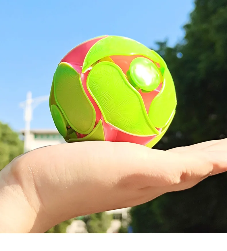 1Pcs Random Color Changing Magic Ball Toy Hand Throwing Sensory Decompression Accessory For Kids / Adults