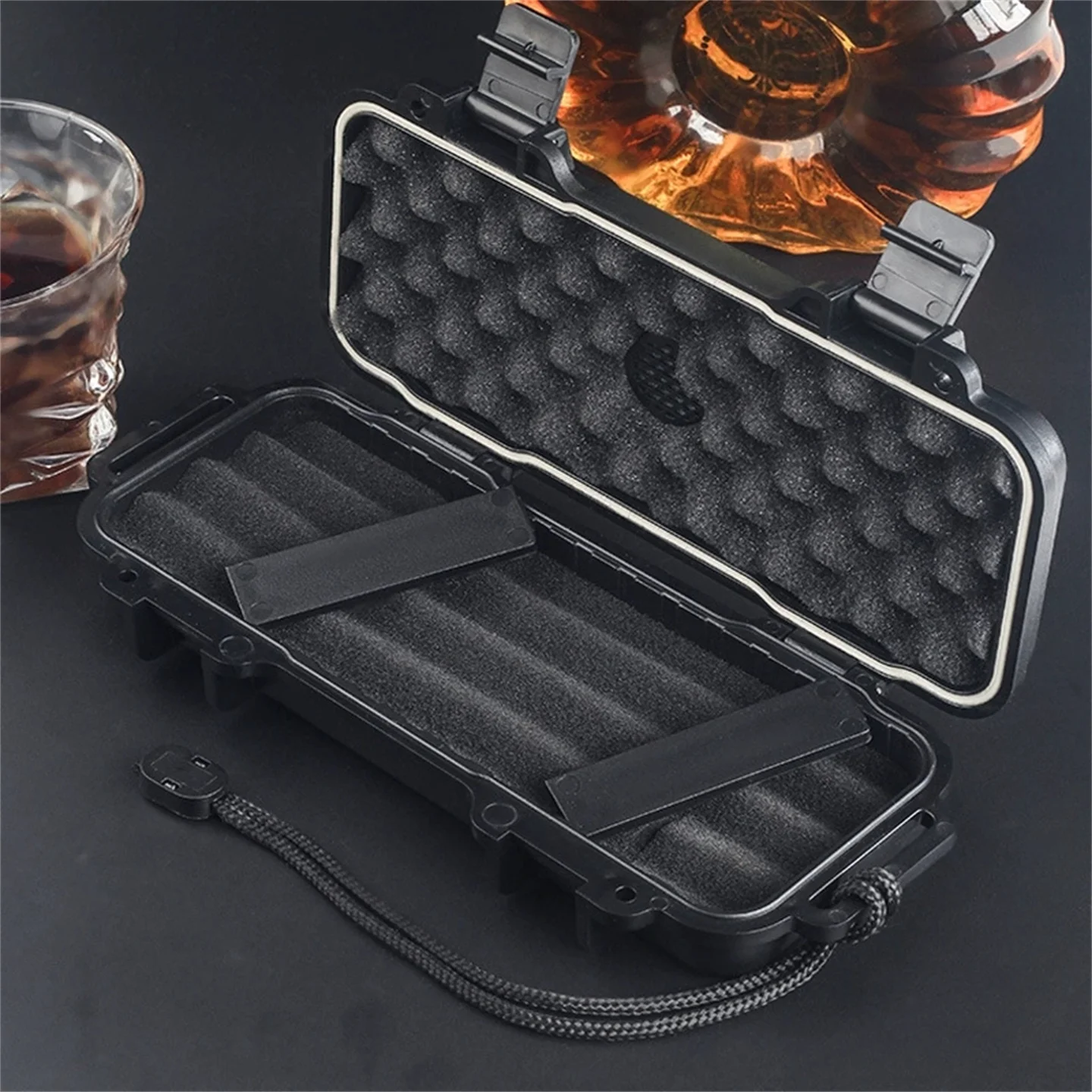 4 Cigars Classic Cigar Humidor With Adjustable Baffle, Portable ABS Plastic Waterproof Design, Built-In Humidifier Men's Gift