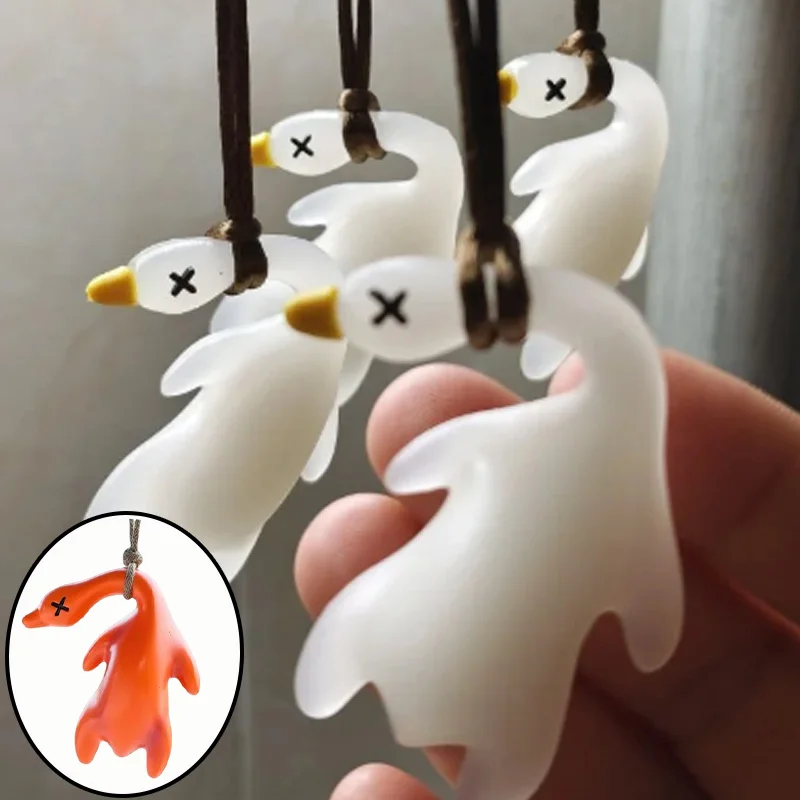 1-30pcs Cartoon Cute Color Changing Roasted Goose Keyring White Duck Sun Rays Turn Red Keychains Funny Duck Pendant Key Chains