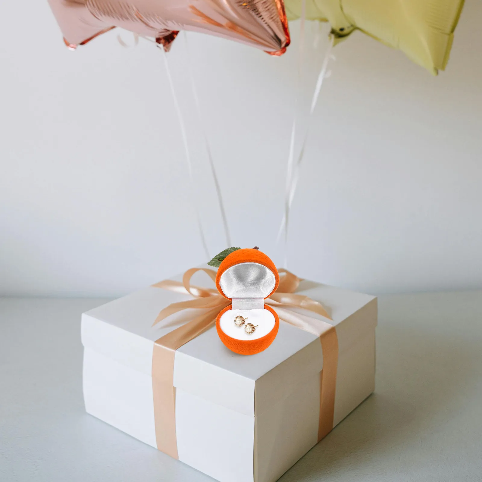 

Коробка для колец в форме апельсина, пластиковый футляр для ювелирных украшений, подарочная упаковка для обручальных колец, органайзер для хранения, элегантное украшение для рабочего стола