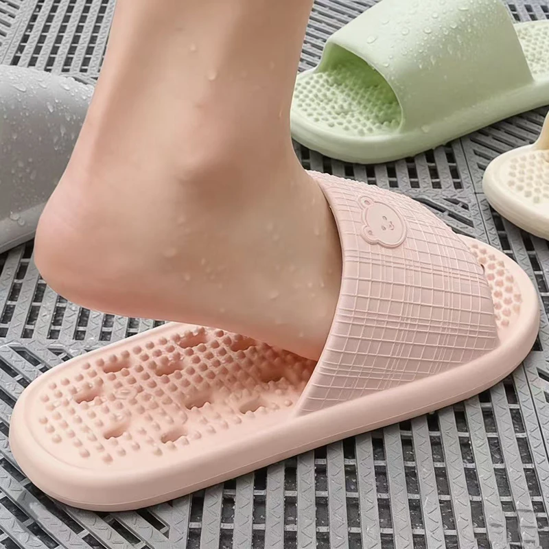 

Женские быстросохнущие тапочки для ванной с вырезами, милые сандалии с рисунком медведя и полосками, летние домашние тапочки из ЭВА с мягкой подошвой для душа