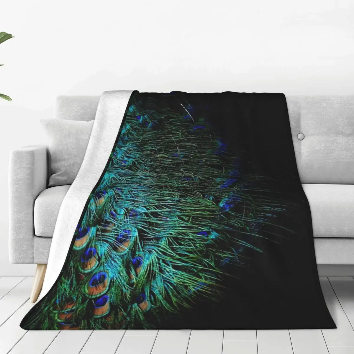 Peacock Feathers On A Black Background Blankets Flannel Lightweight Sofa Throw Blankets For Couch Bedding hrows Bedspread Quilt