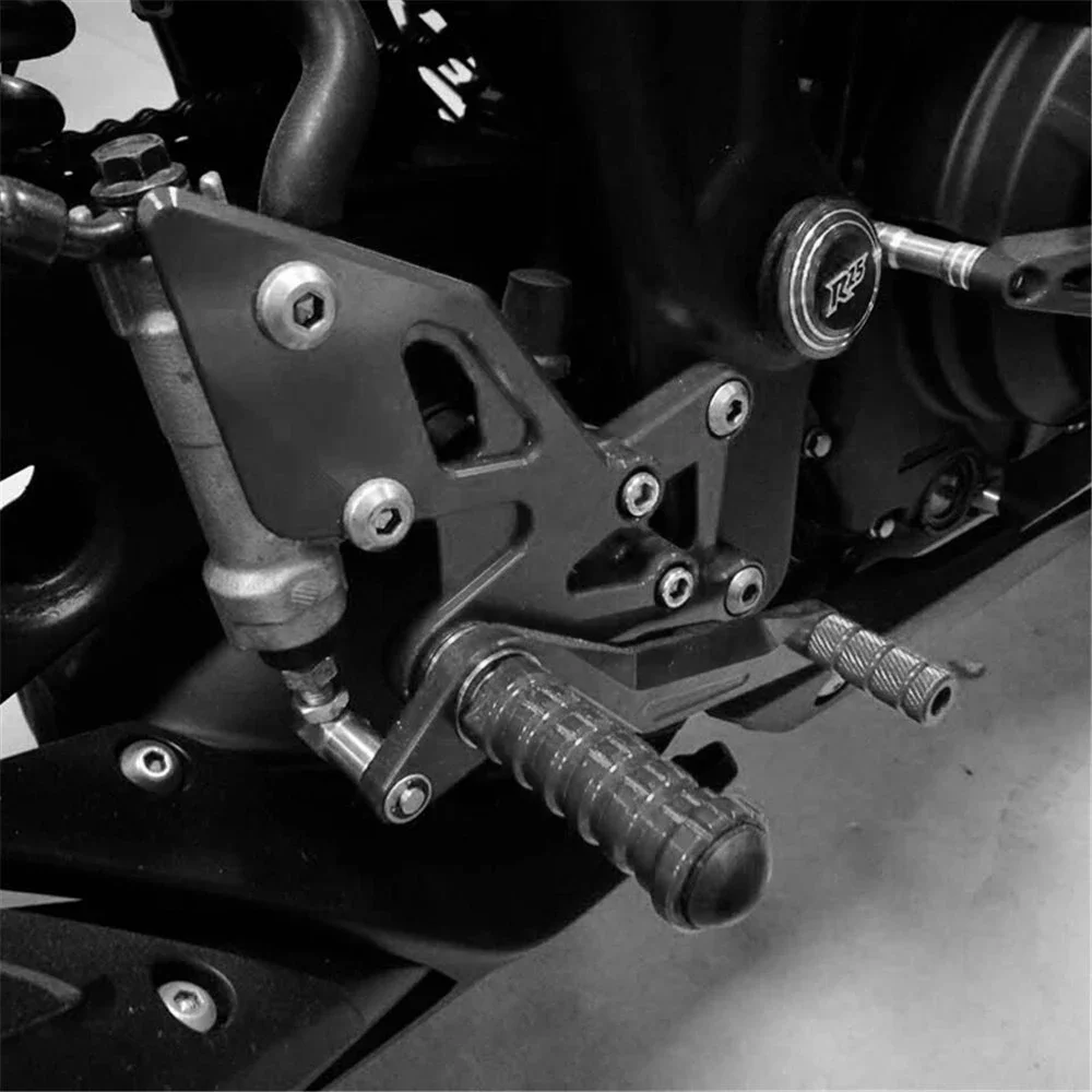 

Motorcycle R3 R25 MT03 CNC Adjustable Rear Set Foot Rest For Yamaha YZF-R3 ABS MT-03 MT-25 YZF-R25 YZF R3 R25 2020 Foot Rest