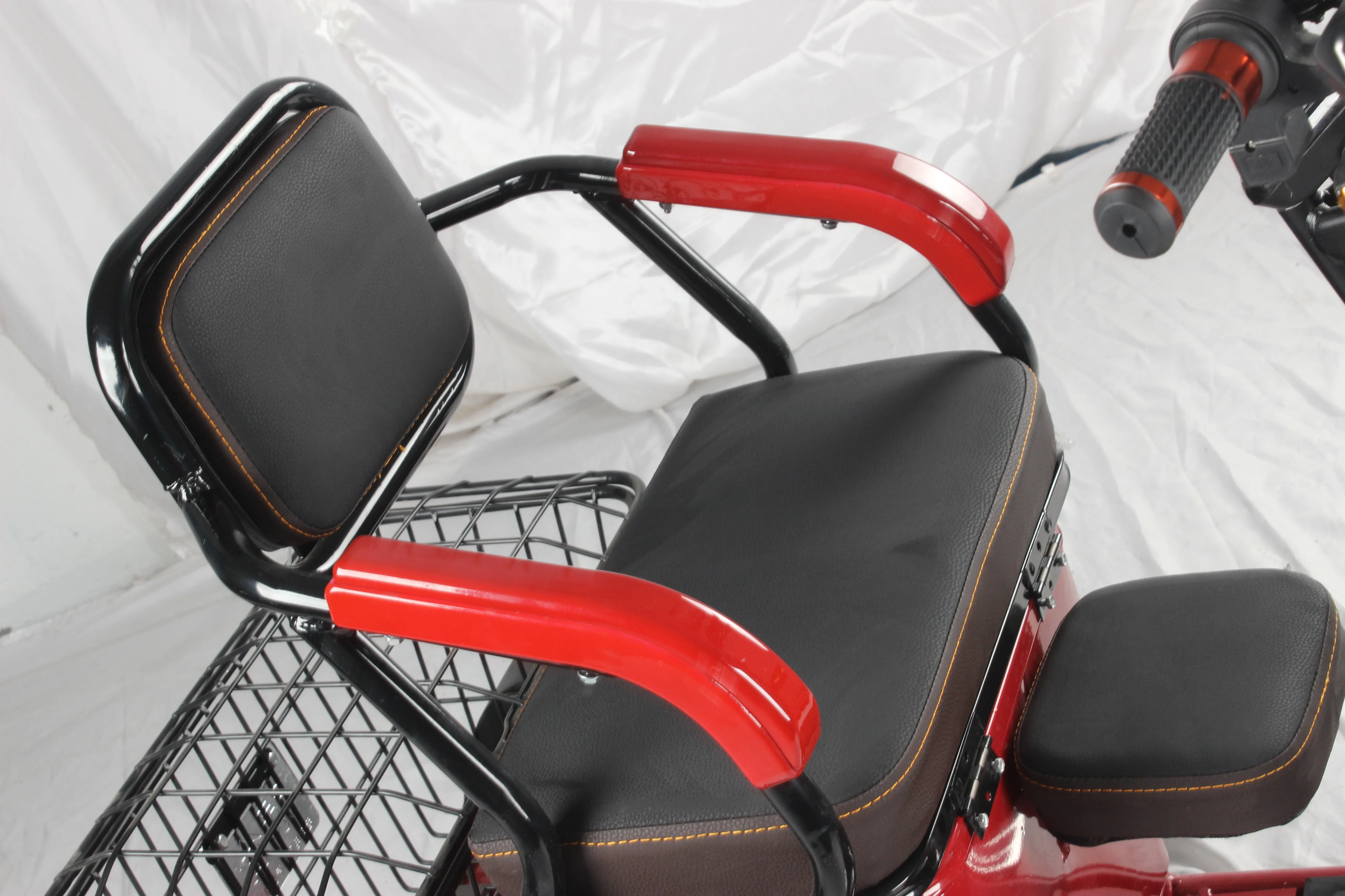 دراجة ثلاثية العجلات الكهربائية الفاخرة دراجة ثلاثية العجلات بمحركات بيع جيد دراجة ثلاثية العجلات الكهربائية للبالغين مركبات الطاقة الجديدة #6