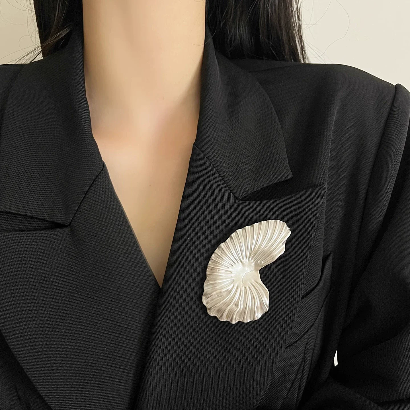 Broches con Forma de Concha Metálica Irregular para Mujeres y Niñas, Elegantes Accesorios de Moda para Trajes, Broches de Corsage, Joyería para Fiestas, Regalos