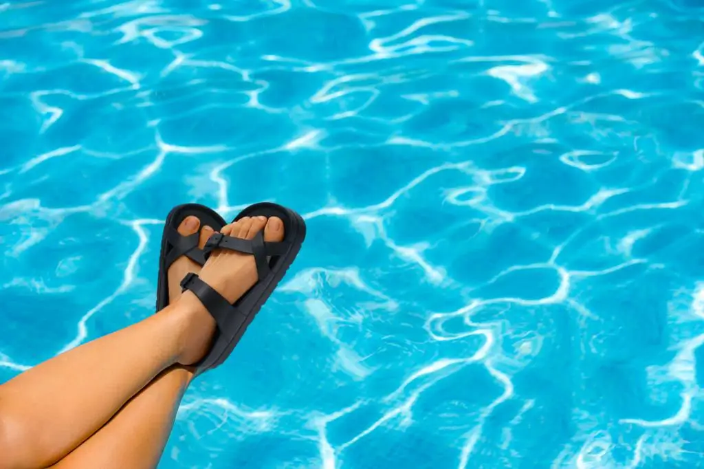 Comwarm Orthopädische Damen-Sandalen mit Verstellbarer Schnalle Rutschfeste Modische Slides Weiche Sohle Strandpantoffeln mit Gewölbeunterstützung – Detail 34
