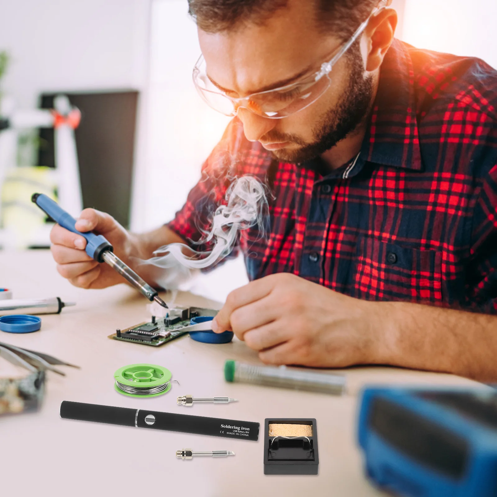 

1Set Cordless Soldering Iron Kit USB Charging 8W Power Multifunctional Tool for Electronics Projects Soldering Iron