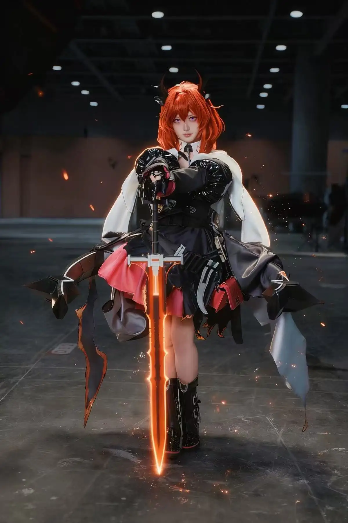 

Laevatain Cos Sword Weapons Game Arknights:Endfield Cosplay Prop Halloween Christmas Fancy Party Costume Accessories