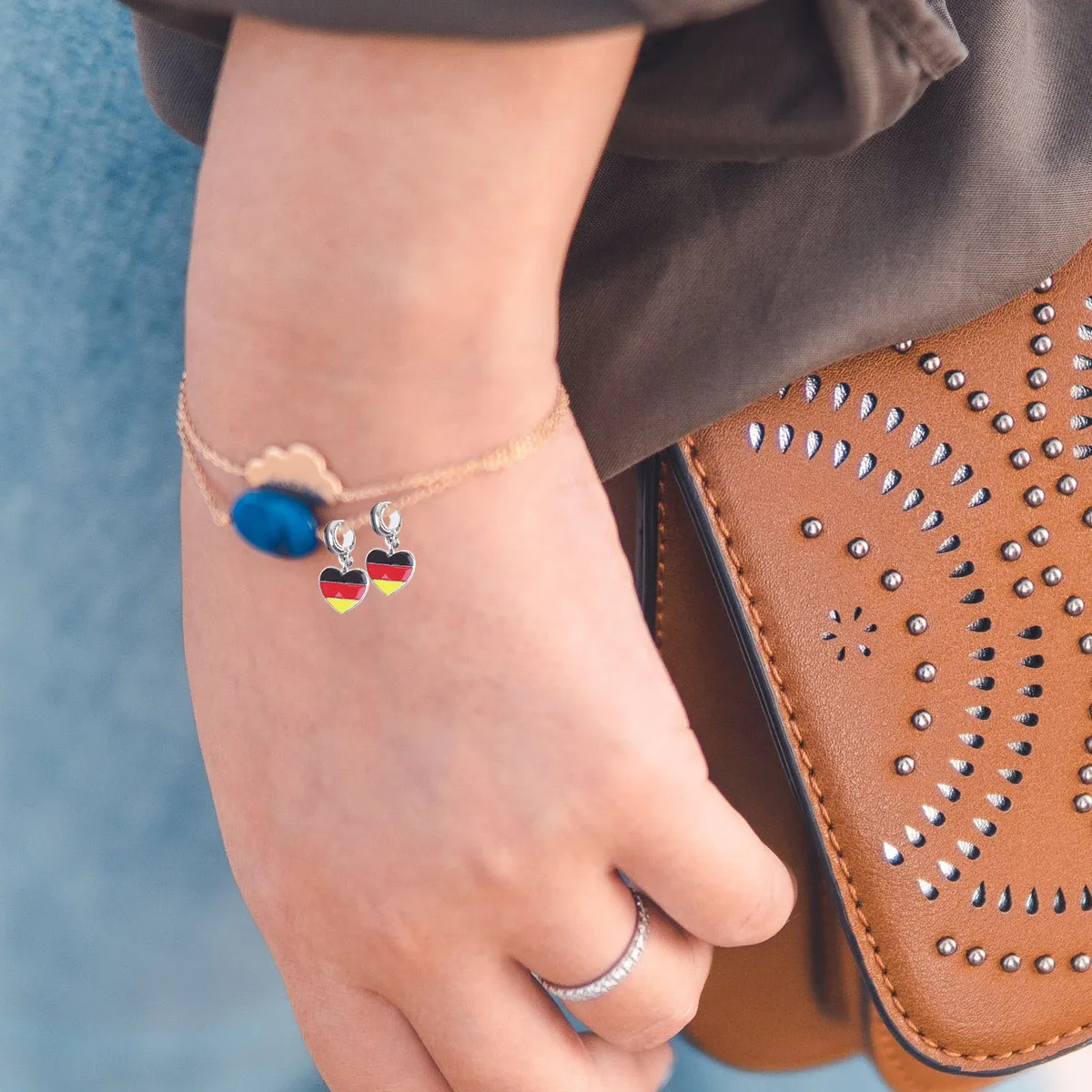 

10pcs Britain Bracelet For Britain Flag Women Bracelet Women Alloy Hand Jewelry Fashion Female Accessory Birthday Gift