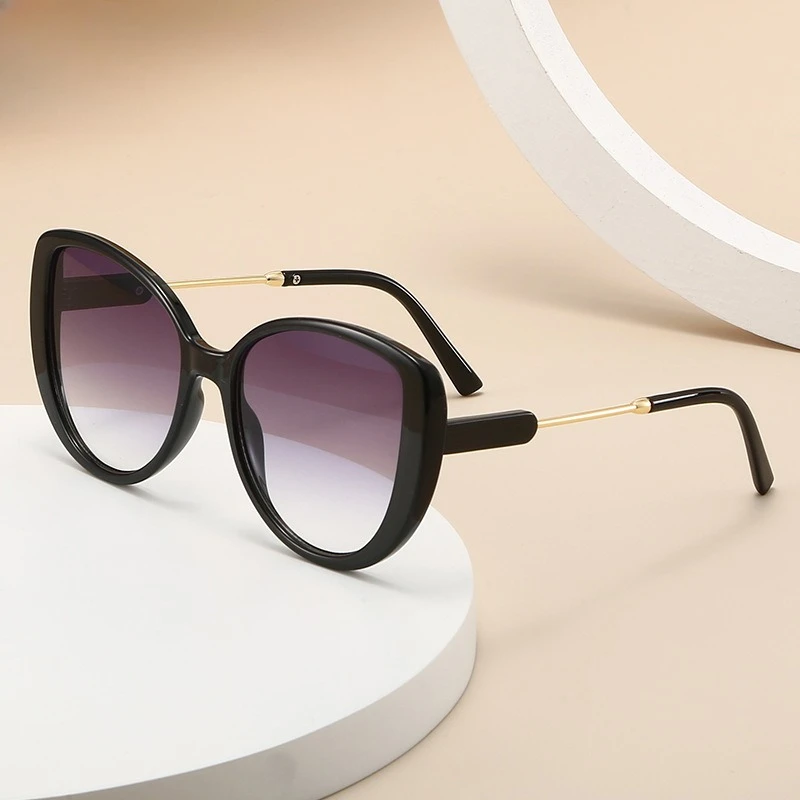 

Retro Brand Designer Women's Fashion Cat-Eye Sunglasses Retro Oversized Frame Outdoor UV400 Sun Glasses Classic Driving Shades