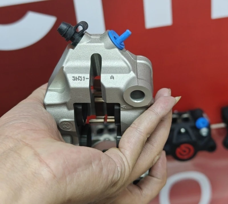 

M50s white and red locomotive special accessories practical goods