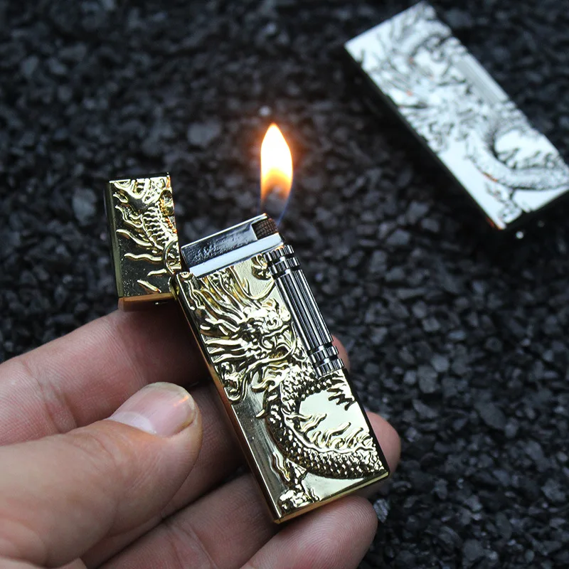 

Рельефная зажигалка-дракон с металлическим наклонным пламенем для легкого освещения сигарет. Это аксессуар для курения и небольшой гаджет для мужчин.