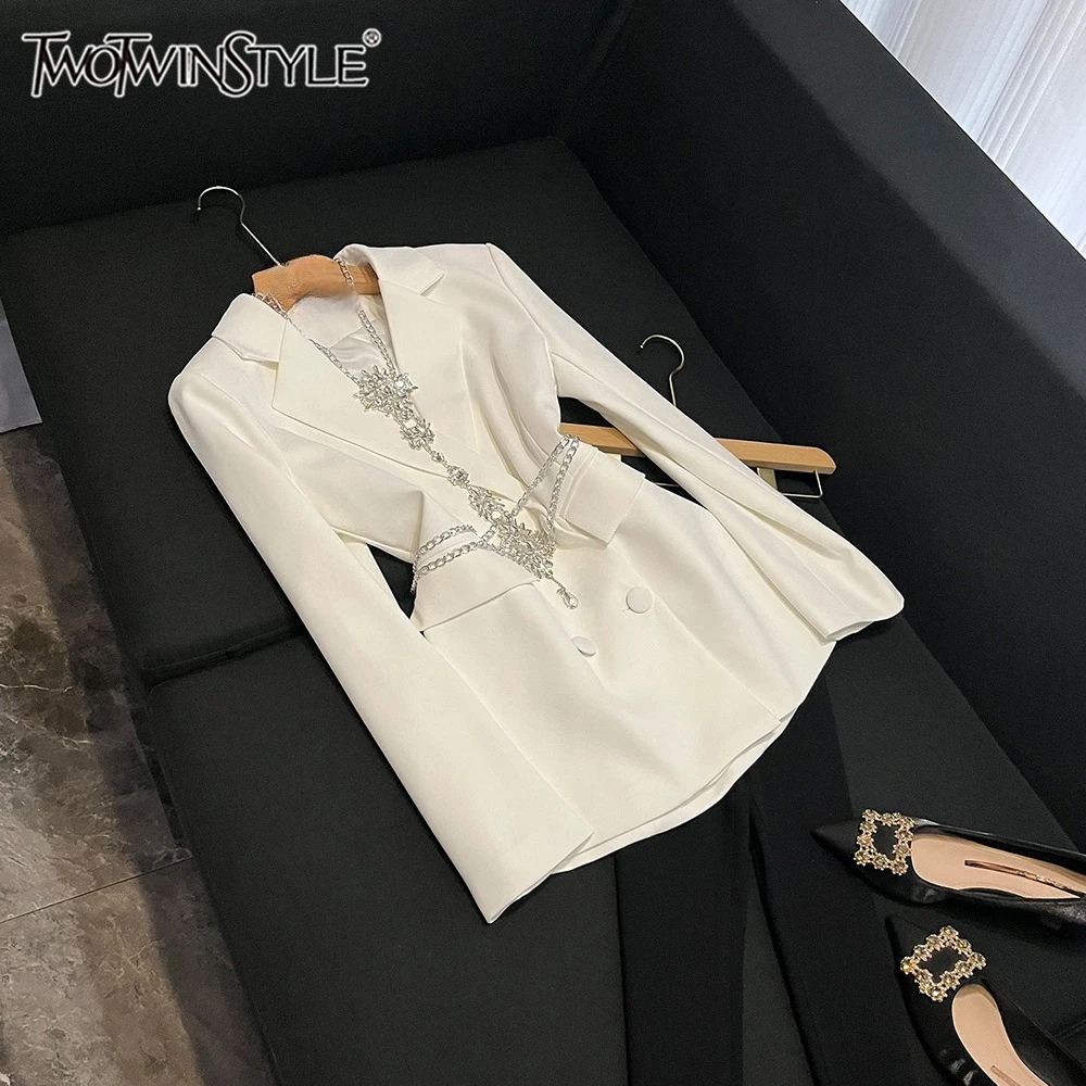 

Женские трендовые блейзеры TWOTWINSTYLE с V-образным вырезом и длинными рукавами, осенняя элегантная куртка для вечеринок, модная женская одежда KJA551116