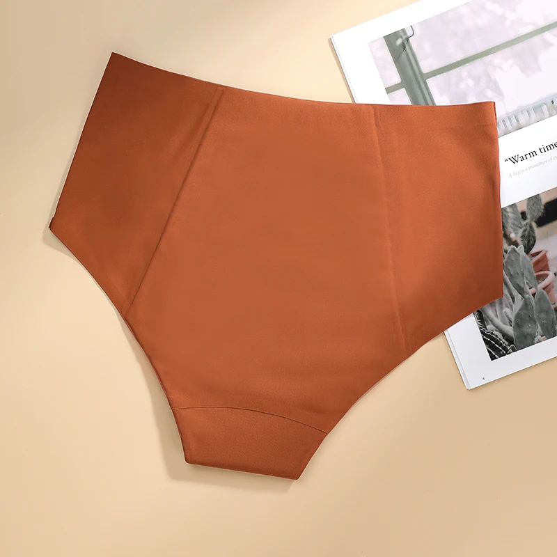 Hot Sale Mid-Rise Seamless Menstrual Period Panties 4 Layers Absorbent Leak Proof Culotte Lengthened Menstrual Panties - Image 2