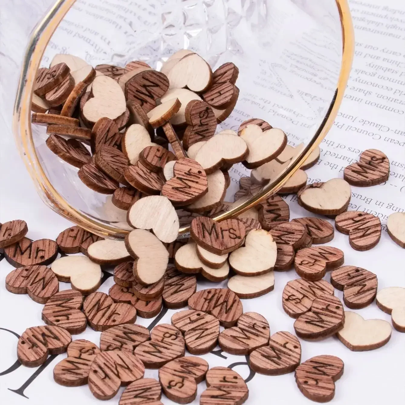 100pcs Shaped Rustic Wooden Love Heart Wooden Heart Confetti Engraved Love Hearts Wedding Table Scatter Decoration Crafts