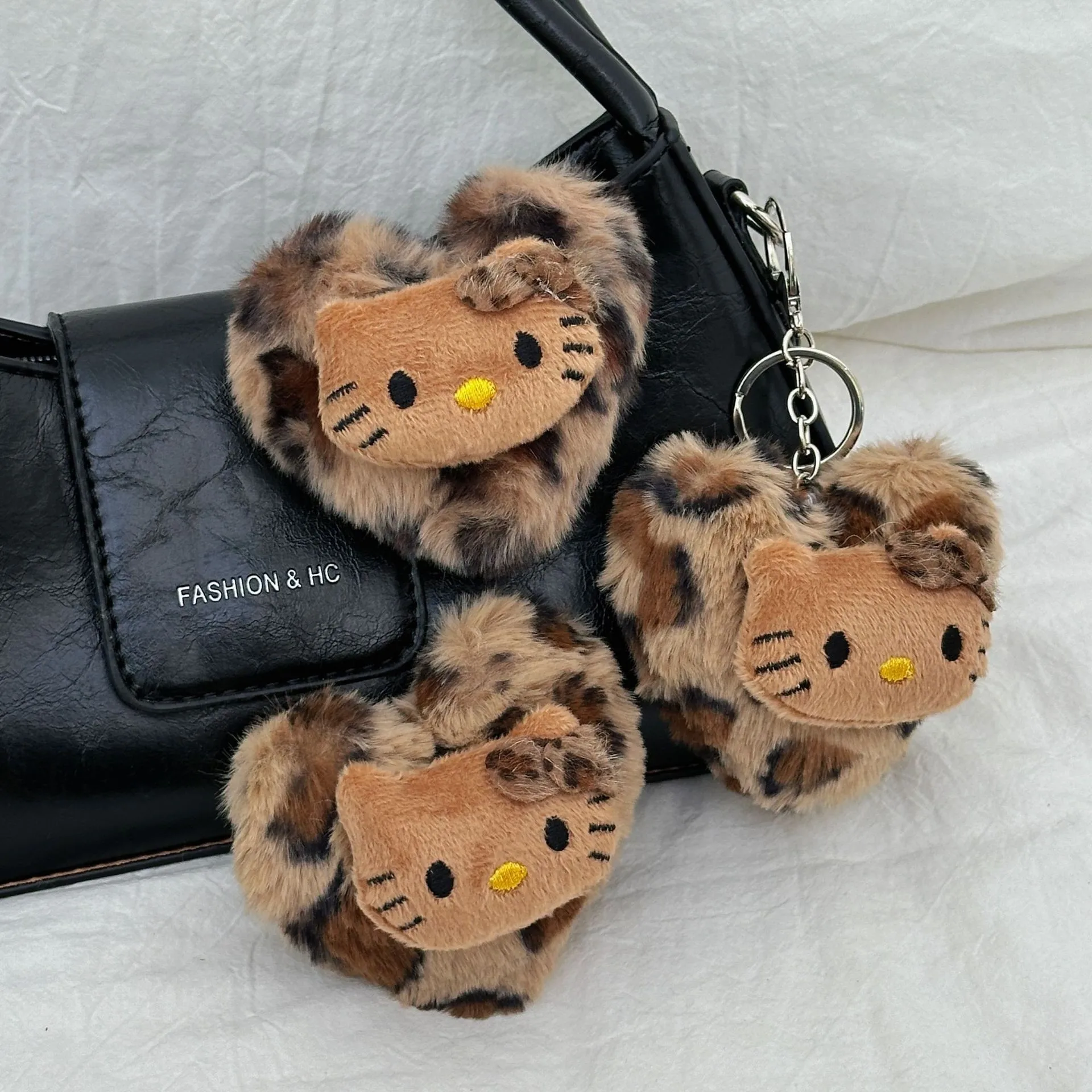 Storage Bag Pendant Cartoon Sanrio Hello Kitty Fashion Bag Retro Leopard Doll Pendant Kawaii Anime Toy Keychains Accessories Key
