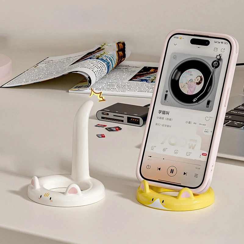 Creativo simpatico gattino supporto per telefono da tavolo cartone animato gatto pigro supporto accessori per telefoni cellulari tablet cellulare staffa universale