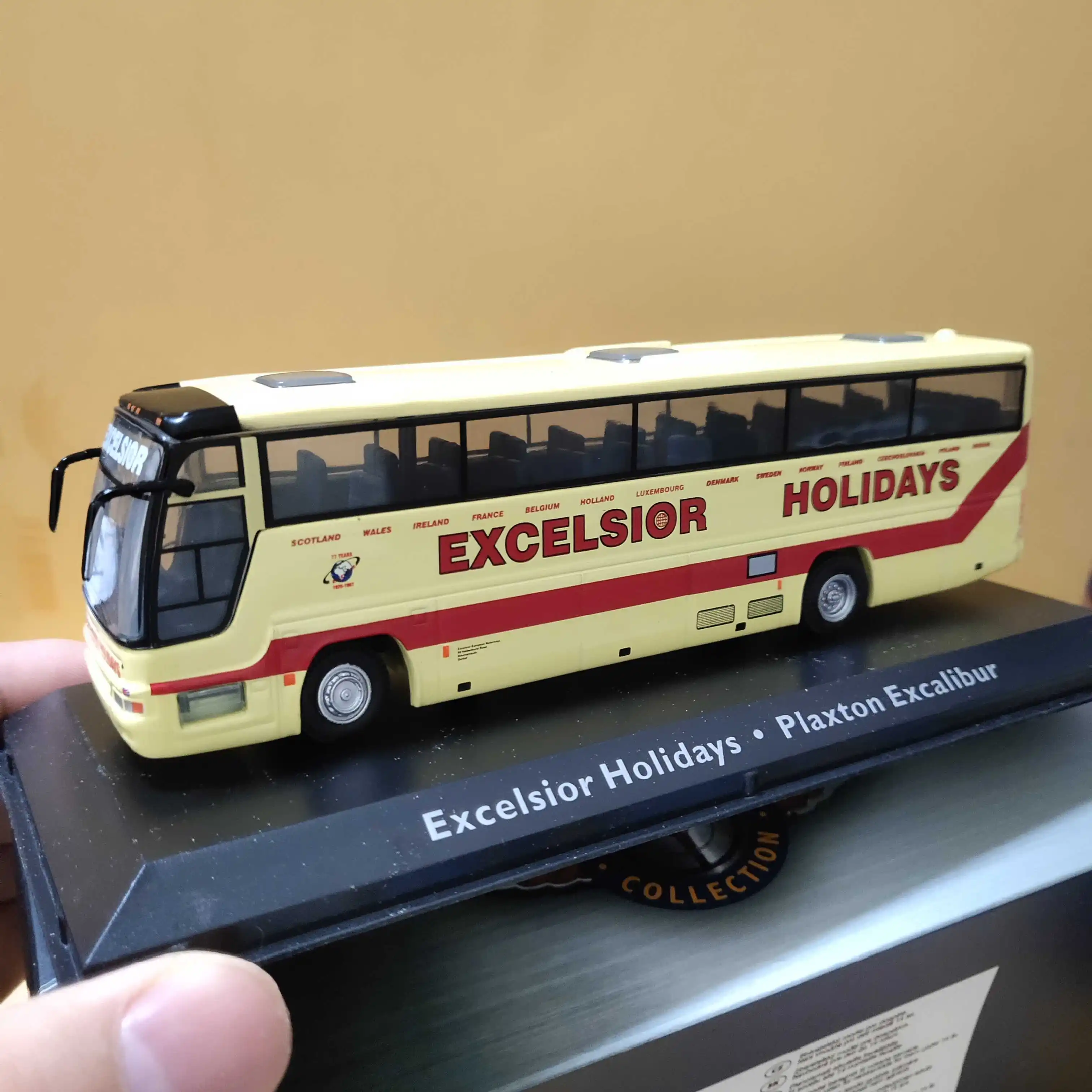 Bus Model 1/72 ATLAS Collection EXCELSIOR0 Bus Weilong 4642111 Train Model Scene Decoration Toys