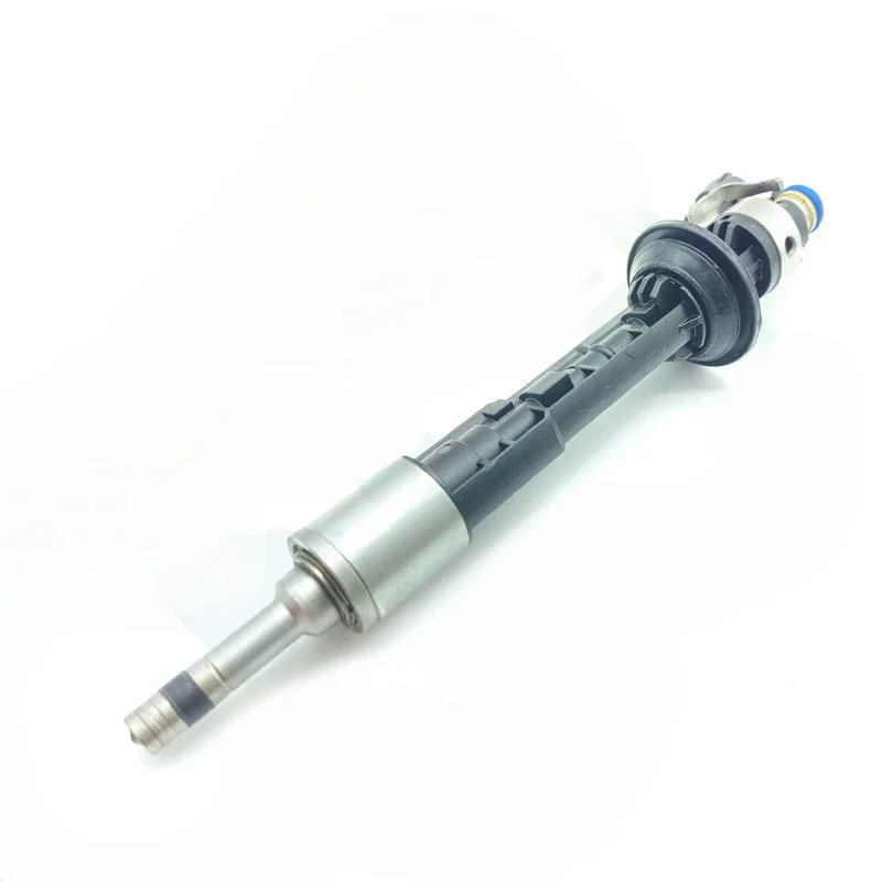 

Applicable To G10V90D90T70 Fuel Injector Assembly V60 10209758 0261500200