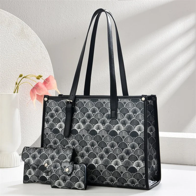 

Ladies Handbag - Genuine Leather Crossbody Bag With Shoulder Strap And Popular Classic Elegant Design