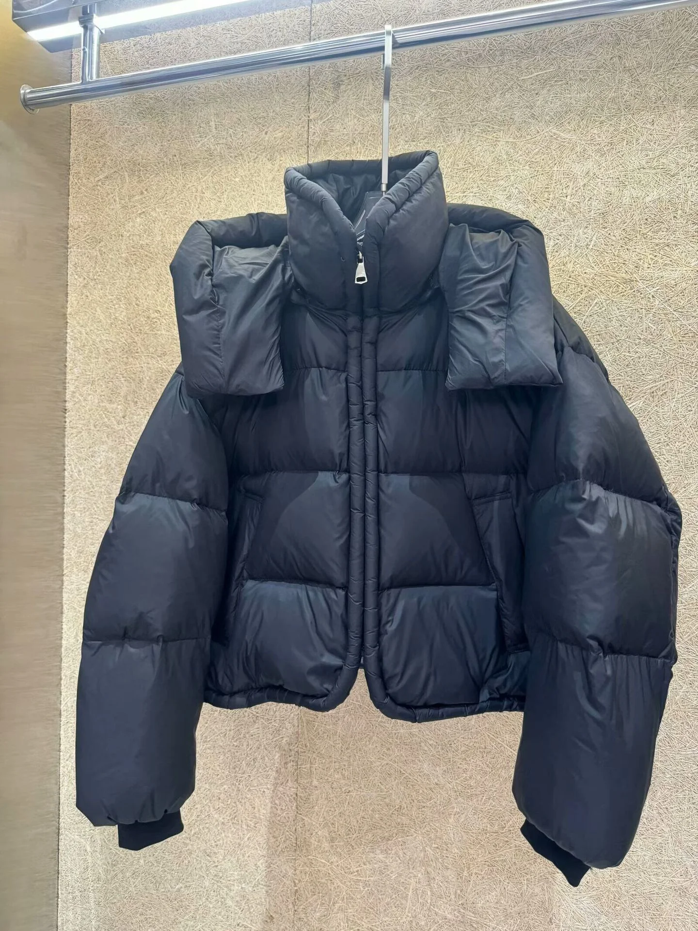 

Korean Loose Hooded Cotton Jacket Women's Short Style 2025 Winter New Thick Warm Long Sleeved Coat Stand Up Collar Puff Top