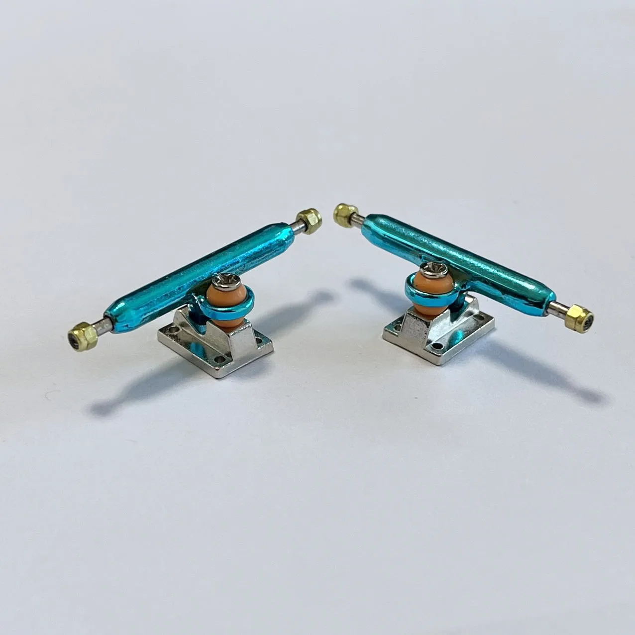 Inverted Kingpin Fingerboard Truck 34mm 32mm with Soft Bushing for Profession Finger Skateboard