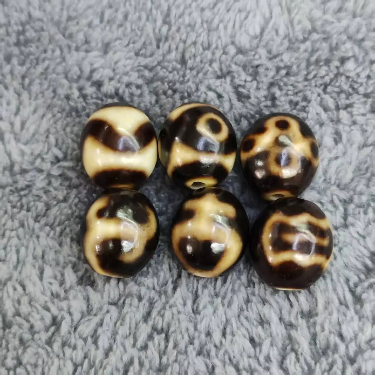 

1pcs Taiwan Penetration Teeth Yellow Black Gold Daluo Agate Bead Necklace Pendant Bracelet DIY Accessories Dzi