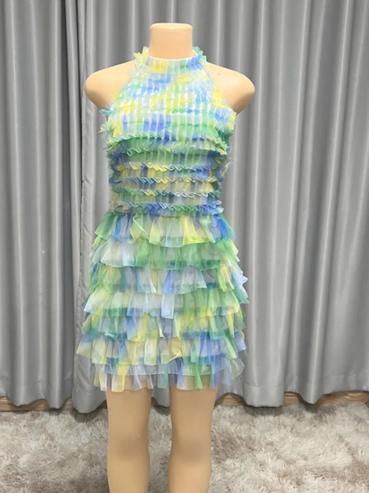 Sexy sem costas euro moda malha em camadas bolo bainha halter pescoço cintura cinched vestido curto chique gradiente plissado renda mini vestido