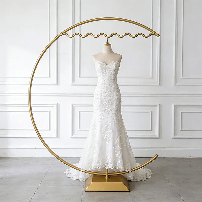 Modern high-end metal clothing rack for wedding display and industrial bridal appliances, with wedding stand function