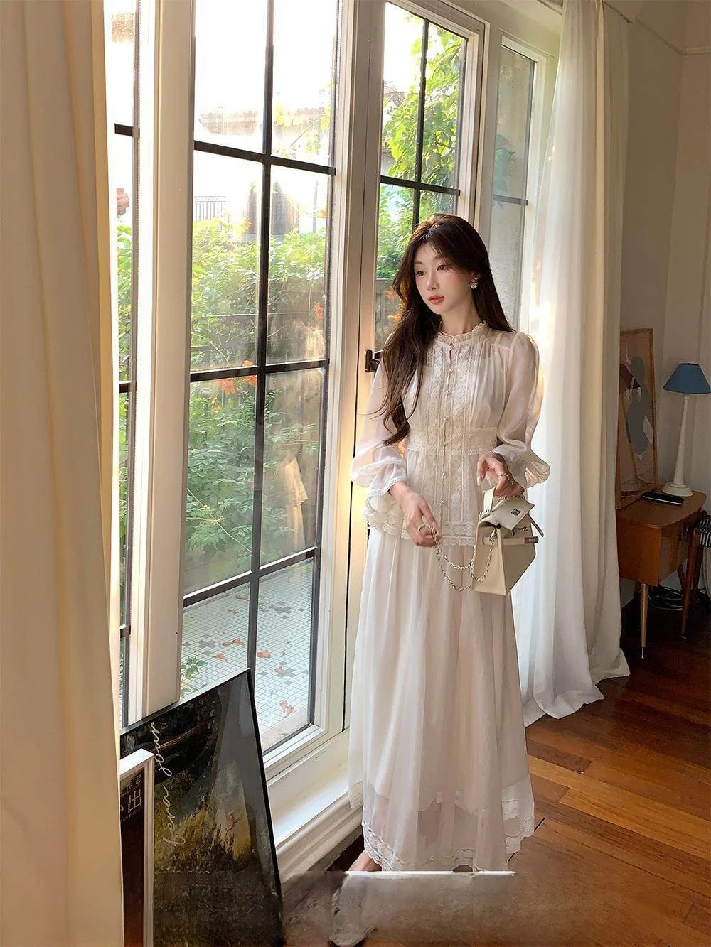 

NMIOK 2024 Новинка: Нежный белый комплект из двух предметов для ранней осени – топ и майка на бретельках, модный образ