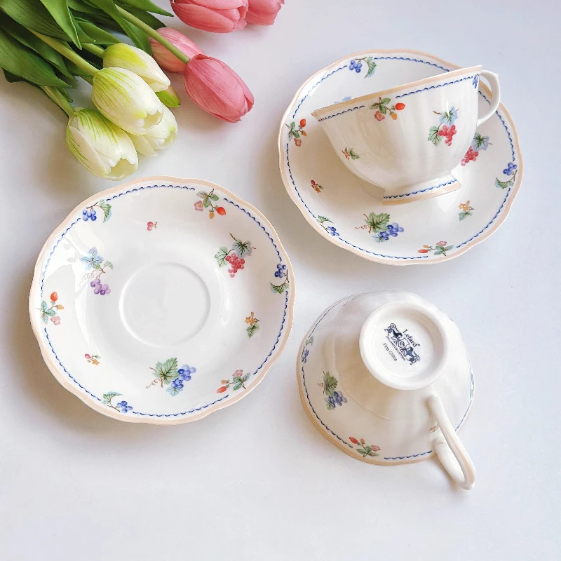 Винтажный набор чашек из костяного фарфора с блюдцем, элегантная фарфоровая чайная чашка, кофейная чашка для послеобеденного чая, черная чайная чашка, кухонная посуда для кофейни