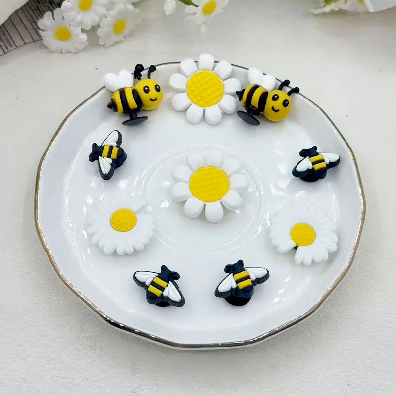 New Lovely Cartoon Sunflower Hole Buckle Hole Shoe Charms Decorations Cute Little Bee Shoes Buckle DIY 3D Hole Shoe Accessories