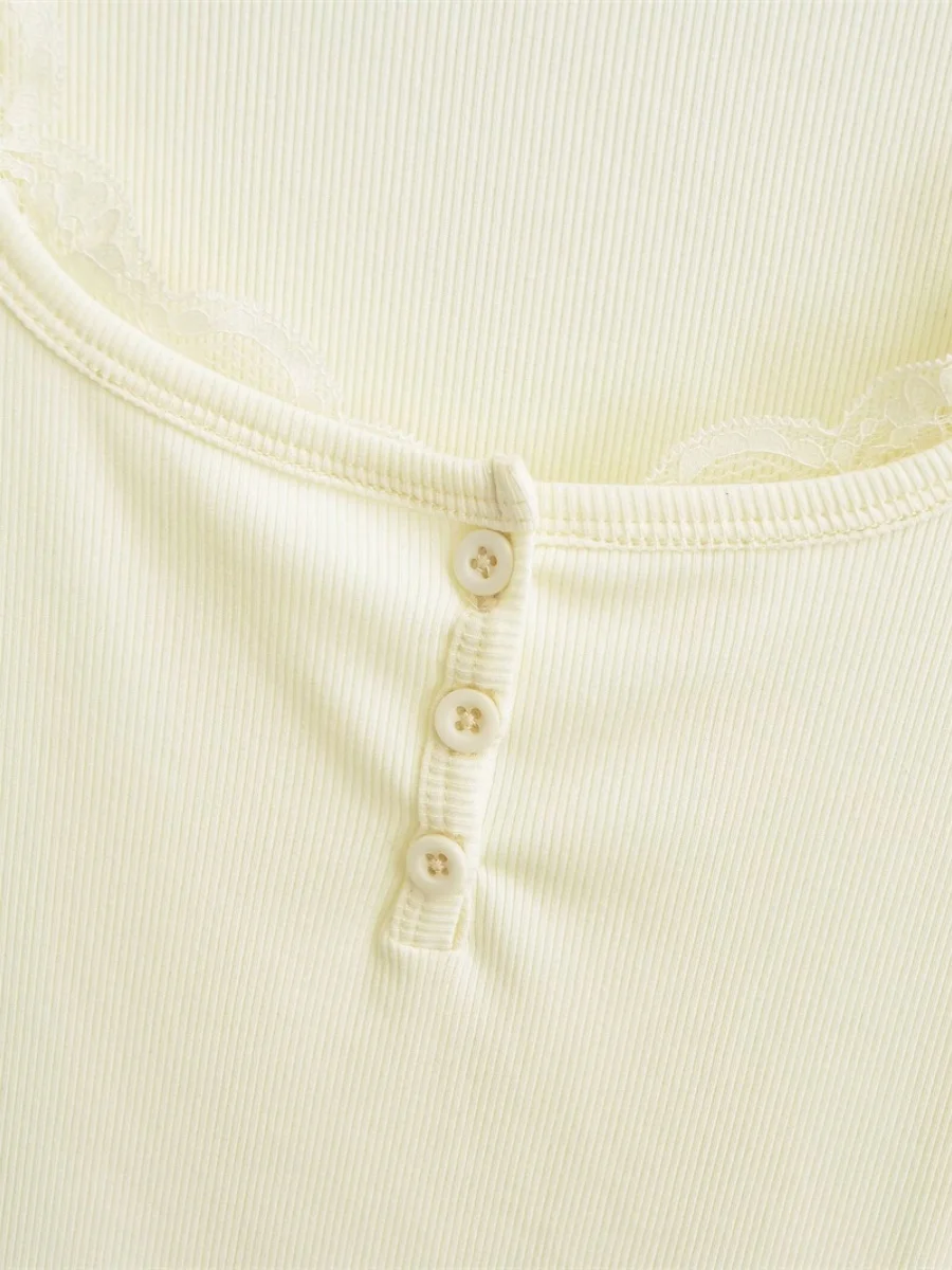 Dopasowany krój, długi rękaw, dekolt w kształcie litery U, ozdobny guzik, koronkowy wykończenie, damska moda uliczna, wczesna jesień, nowość...