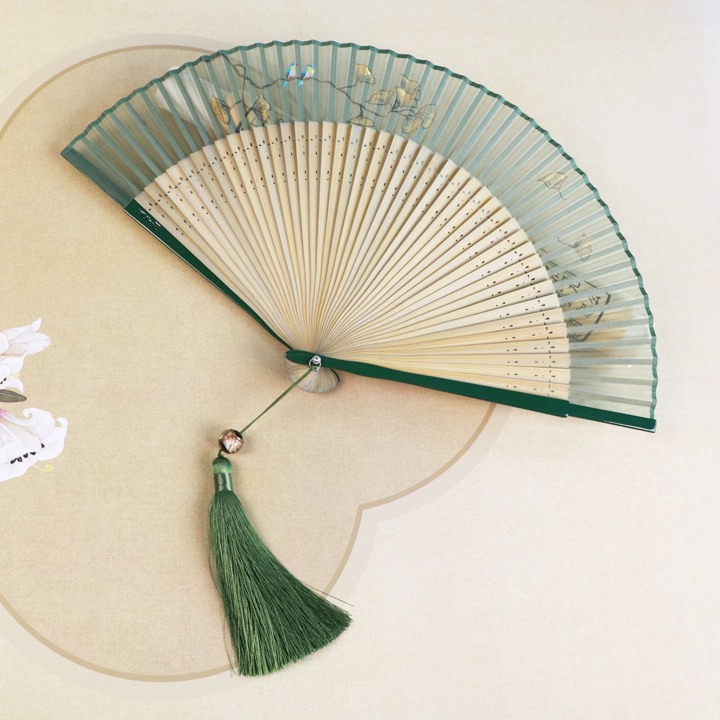 

Moganan Original National Sle een Silk Fan Hand-Painted Silver Pine Flowers And Birds New Chinese Gift