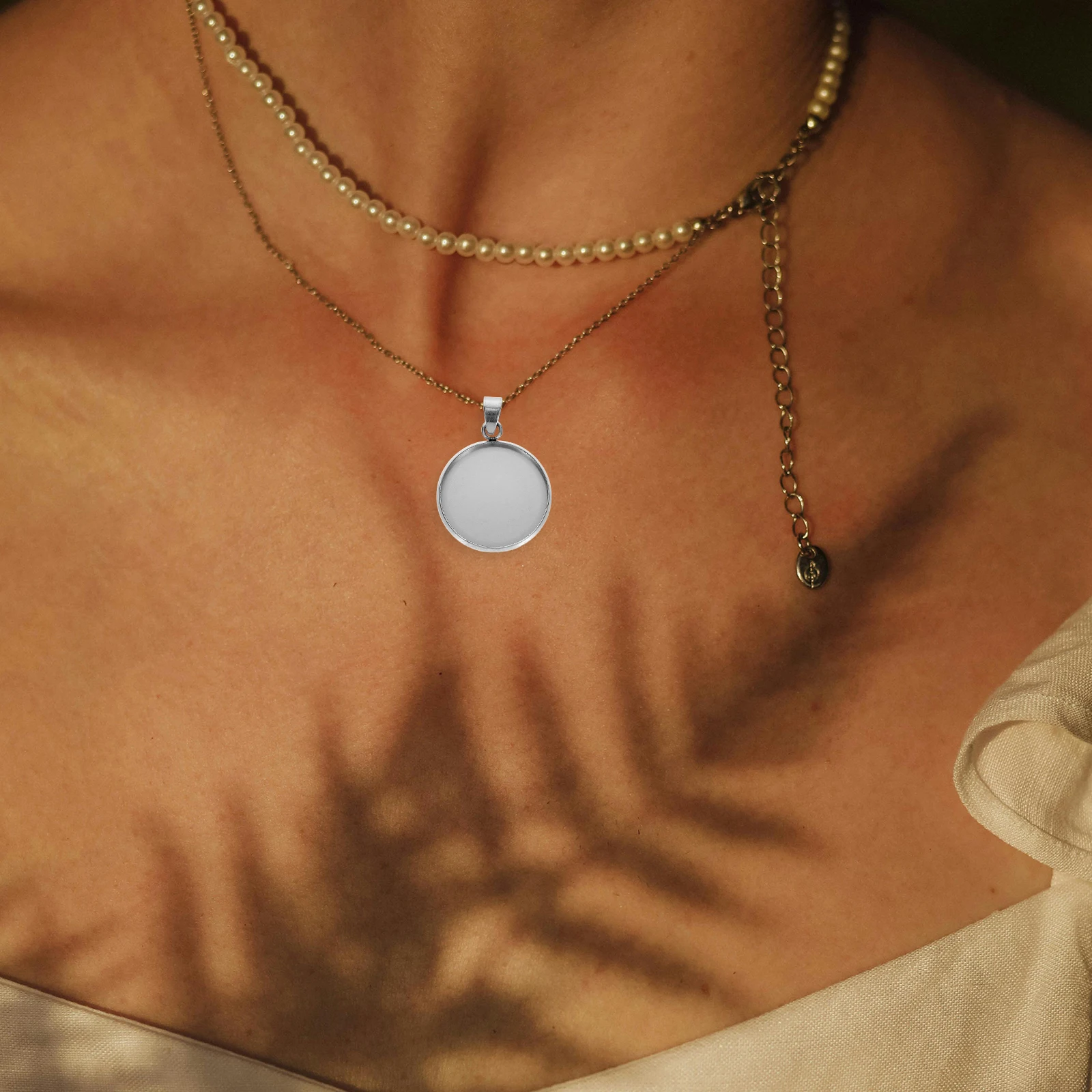 

20pcs Steel Pendant Trays Pendant Trays for DIY Jewelry Making Necklace Bracelet Earrings Craft Kits Round Base