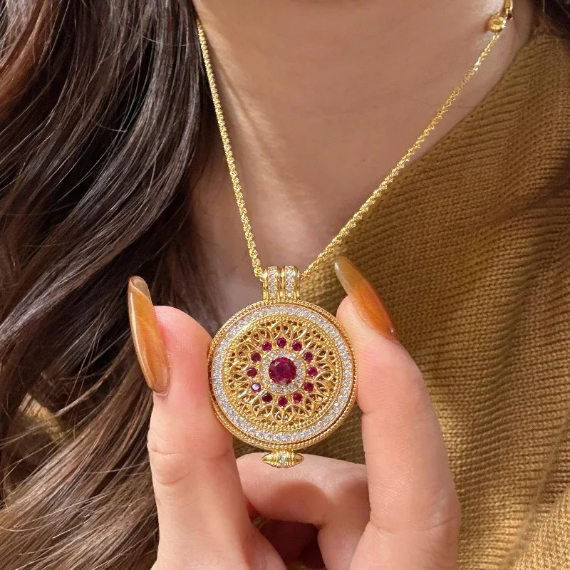 Vintage New In Full Diamond Ruby Hollow out Rose flower Round Necklace Exquisite Court style collar chain Wedding Jewelry