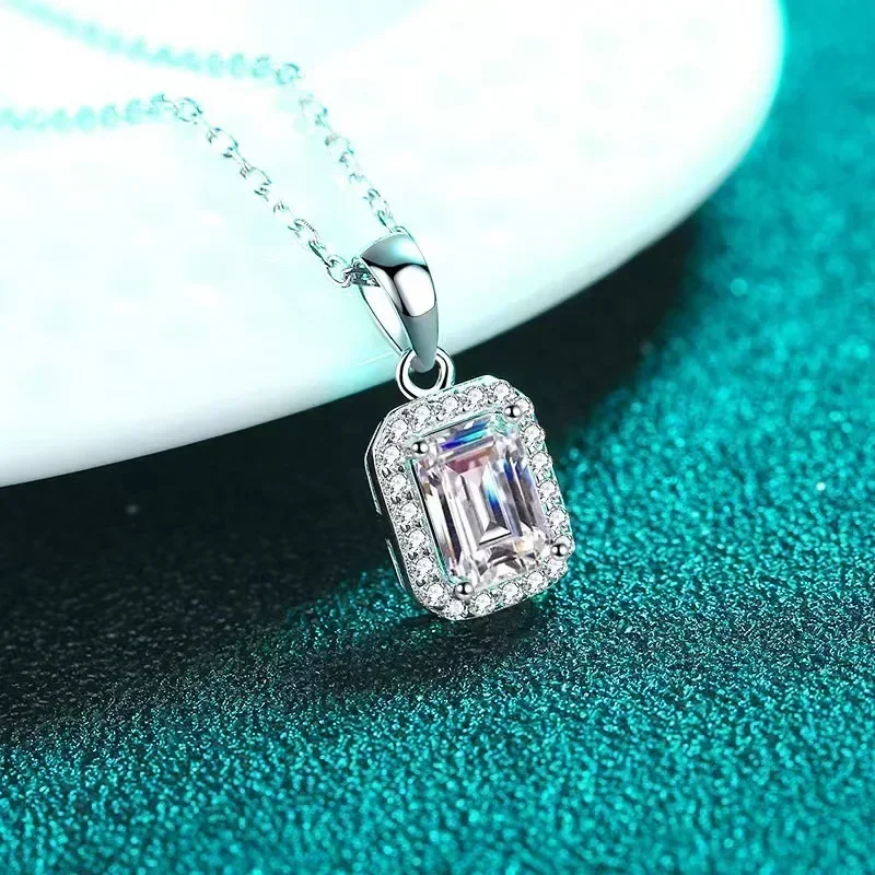 Rectangular Full Chamfered 1 Carat Moissanite Platinum Necklace, Pt950 Pendant Temperament Simple Matching Jewelry for Women