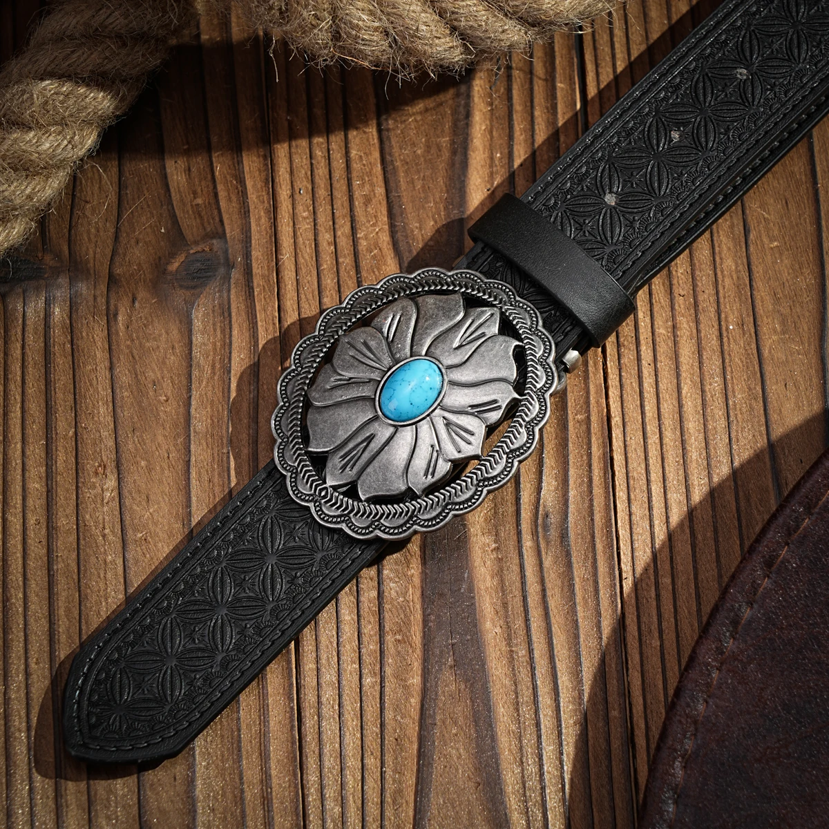 Ein lässiger, individueller und Retro-Gürtel, Kleidungsaccessoire im Western-Stil, Metallschnalle, PU-Gürtel, geeignet für Männer und Frauen. – Detail 4