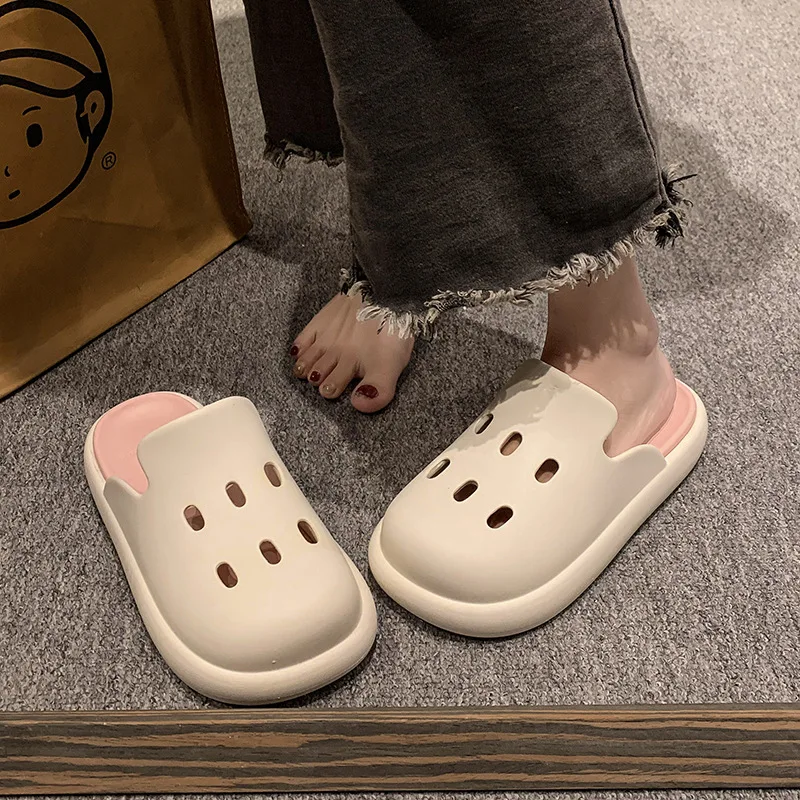 2024 Summer Causal Household Slippers Women Soft Sole Comfortable Indoor Slippers Ladies Flip Flops Female Hole Slides