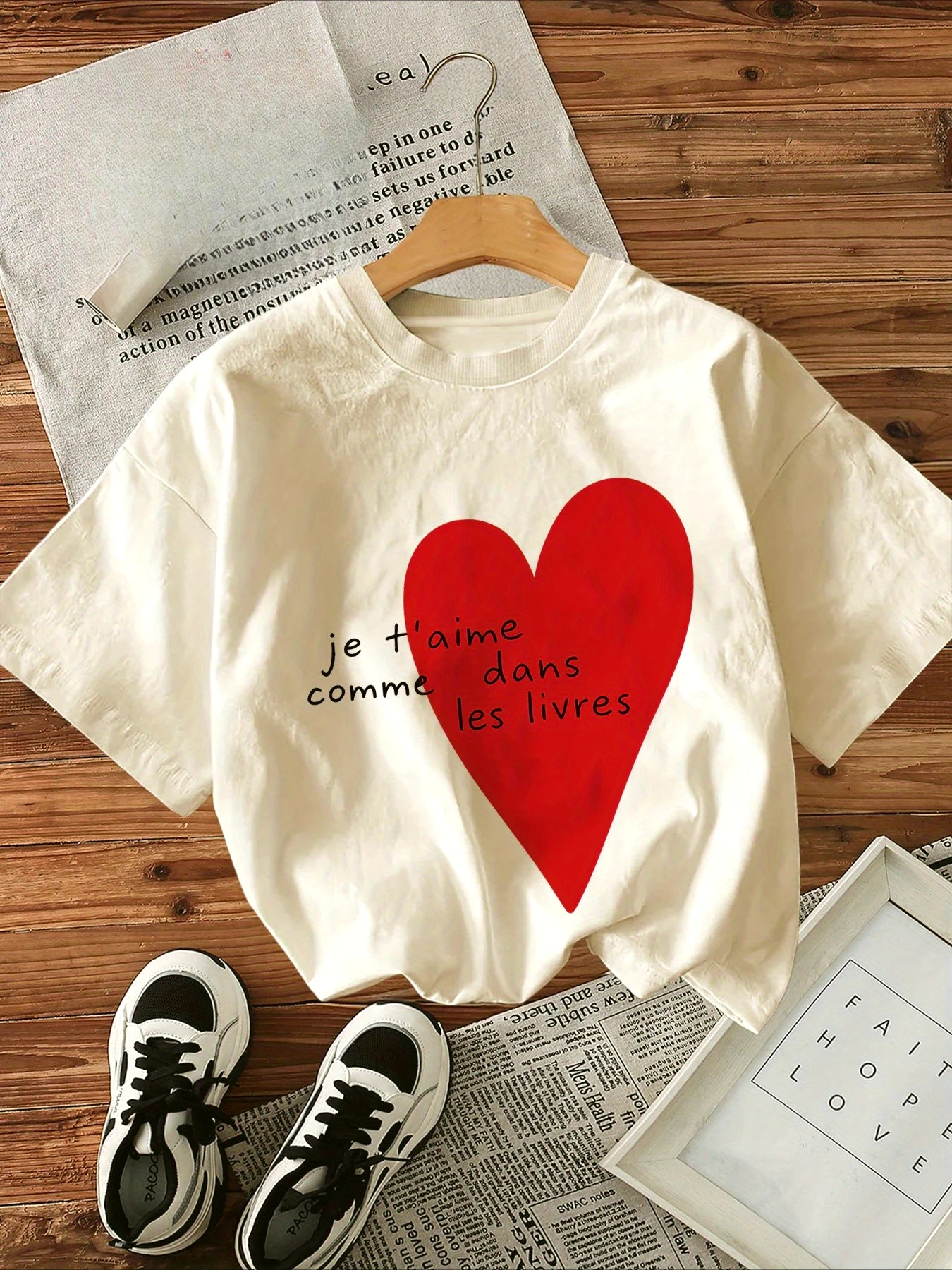 T-shirt décontracté à manches courtes et col rond pour femme, imprimé graphique « Je t'aime comme dans les livres » avec cœur rouge, vêtement confortable
