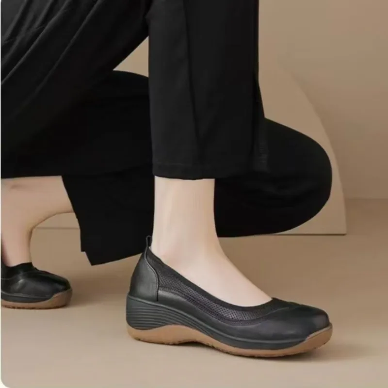 Comfortable Casual Shoes with Thick Sole and Versatile Sponge Sole, Small Leather Shoes, 2026 Spring New Sloping Heel Loafers