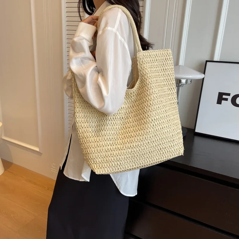 

Woven Straw Tote Bag for Women 2025 New Summer Designer Luxury Large Capacity Crossbody Beach Bag Stylish Commuter Handbag