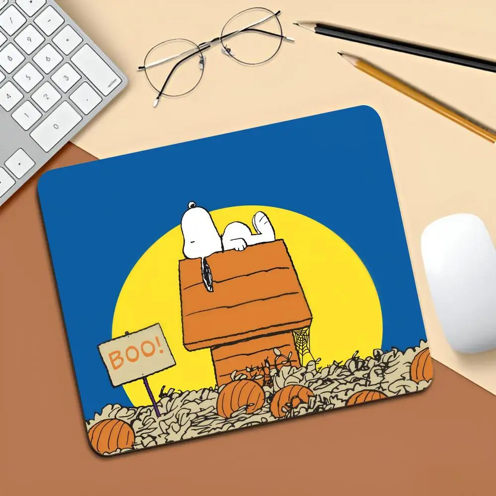 Cute Anime S-Snoopys Mouse Pad Gaming Laptops Keyboard Mat Deskmat Pc Accessories Desk Protector Mousepad Gamer Mats Anime Mause