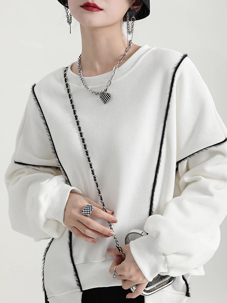 [EAM] Loose Fit White Irregular Tassels Sweatshirt New Round Neck Long Sleeve Women Big Size Fashion Spring Autumn 2024 1DF2813