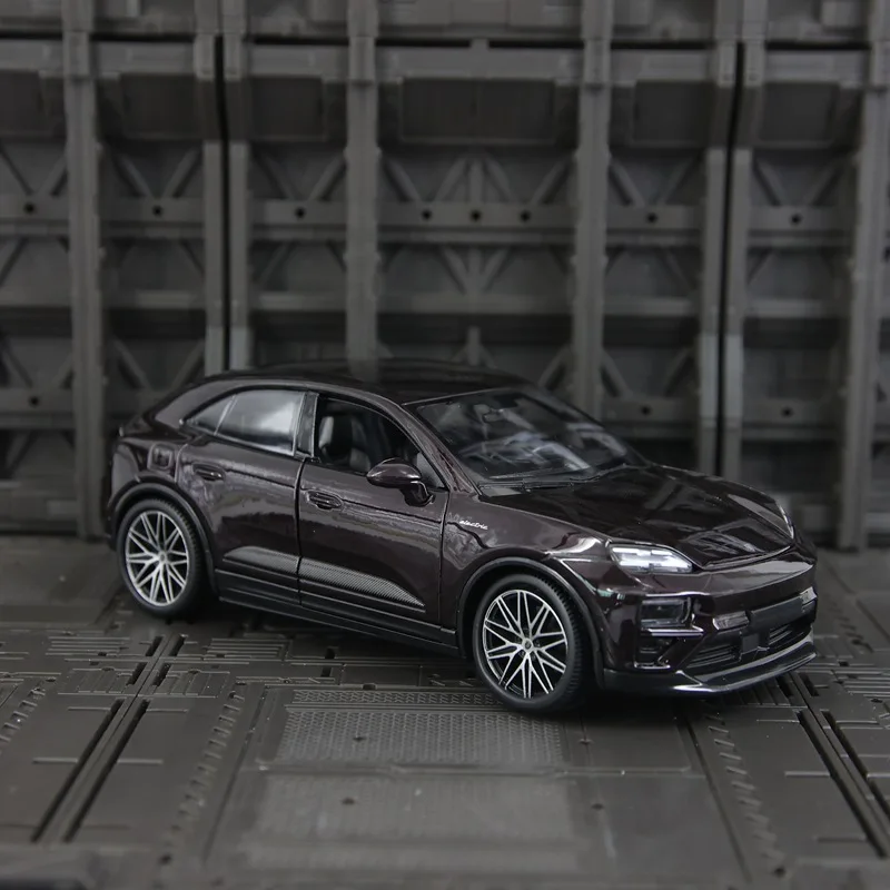 

Bburago 1:24 Macan Turbo Electric alloy car model ornament collection, doors and hood can be opened